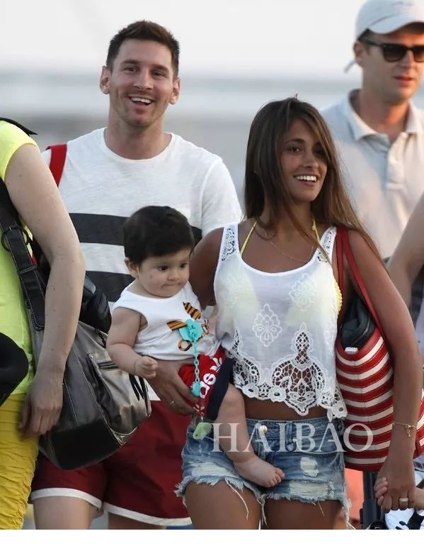 梅西(lionel messi 和妻子安东内拉(antonella roccuzzo)