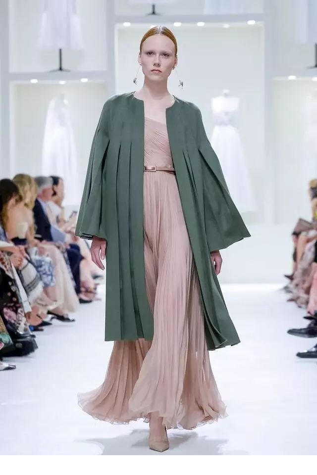 dior2018秋冬,dior2018秋冬秀场 迪奥dior 2018秋冬高级定制大秀,浪漫的法式优雅!