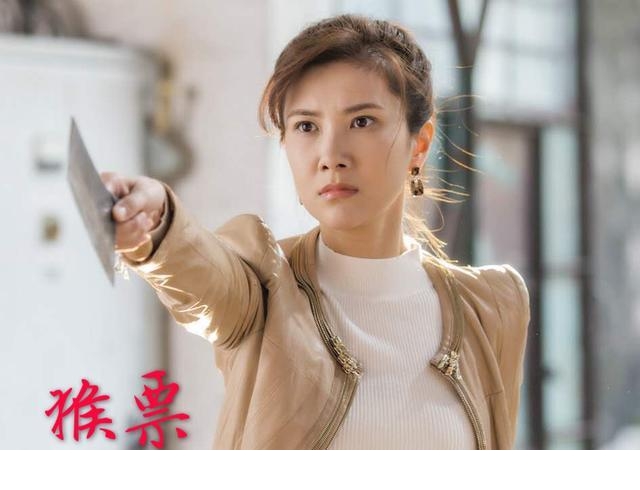 推手边潇潇展现教科书式搭配职场女孩们还不快get起来