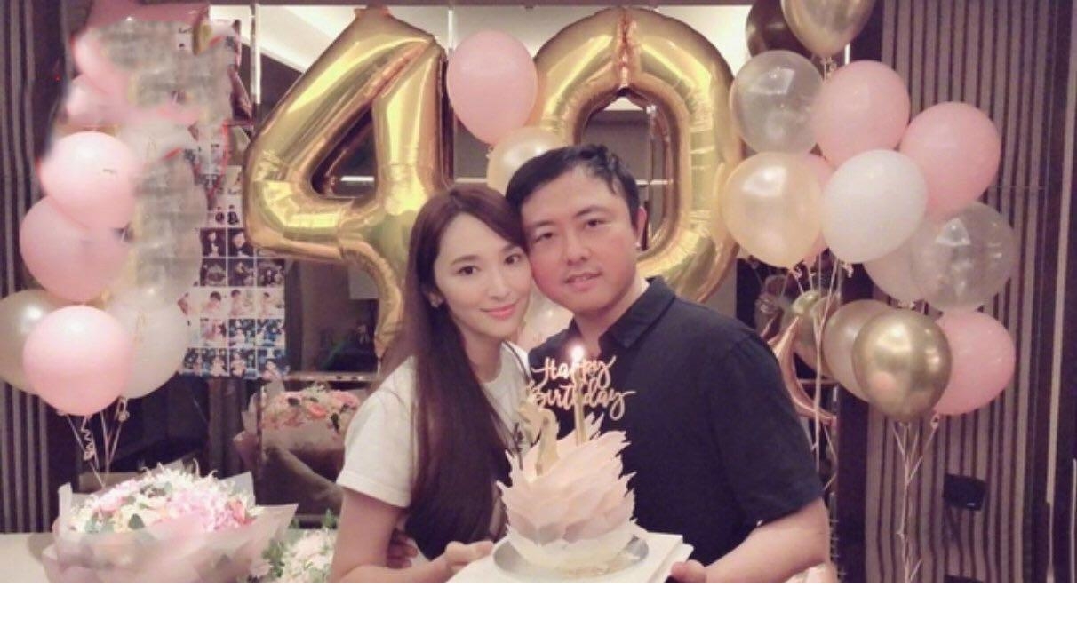 环保,房地产与博彩等产业,拥有百亿身家,纪晓波与吴佩慈相识在一场