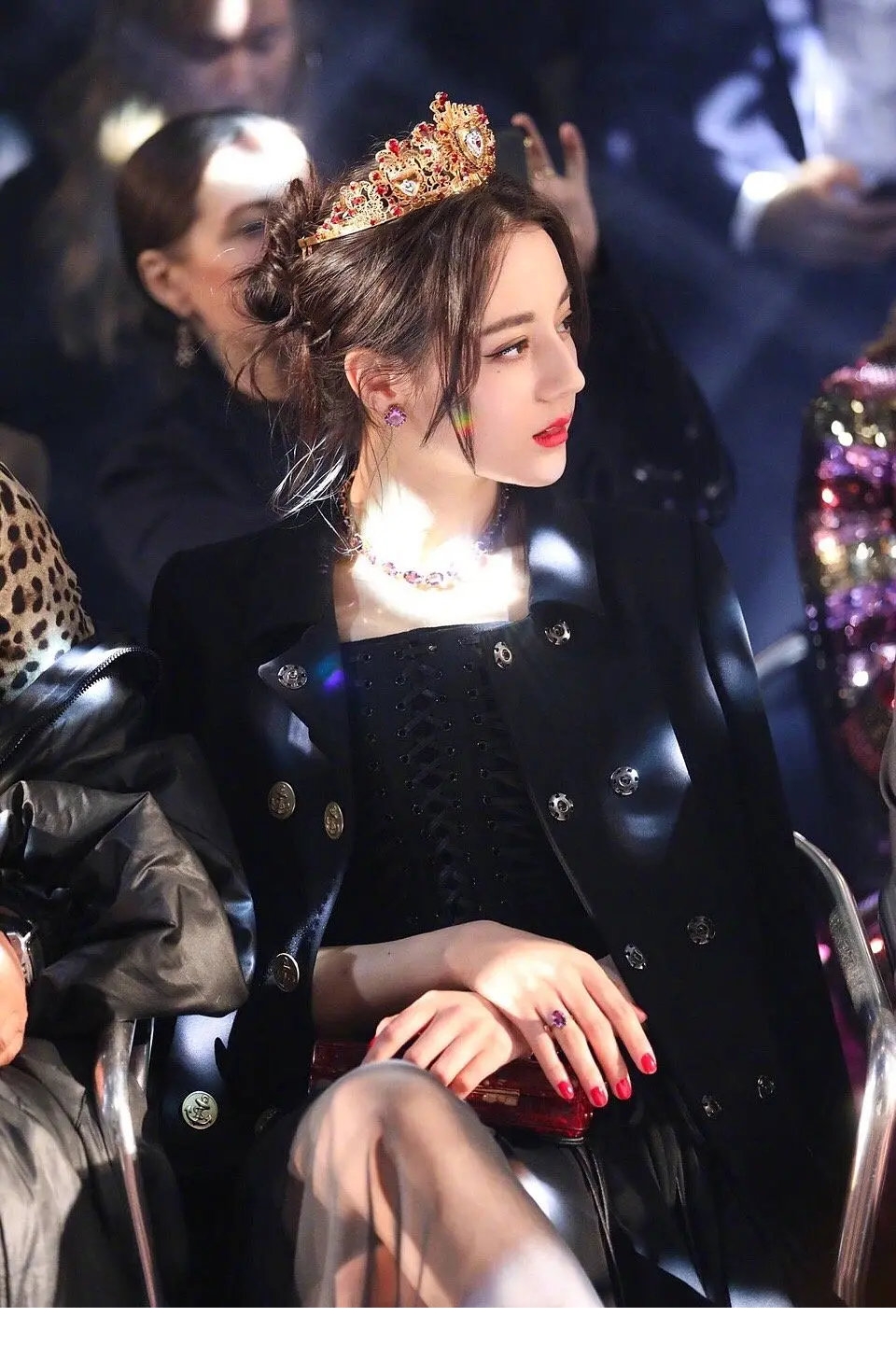 迪丽热巴出圈造型小集合,温柔又优雅,真不愧是金鹰女神啊