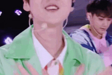 和吴亦凡,黄子韬玩回忆杀,能否突围是关键