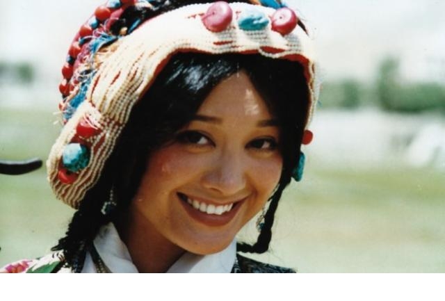 1995年,宁静出演了冯小宁的史诗级作品《红河谷.