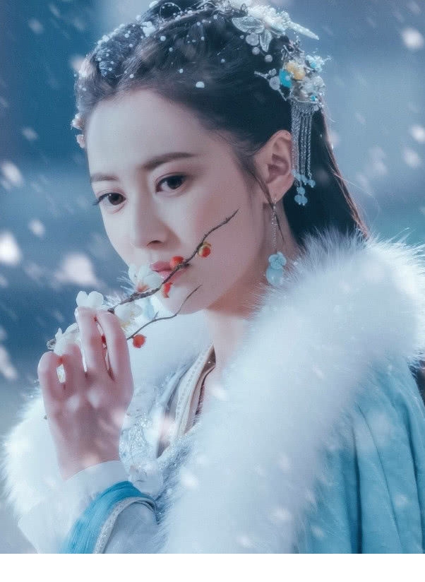 陈钰琪最美古装造型,躲过鎏英,扛过赵敏,却因她"神魂颠倒"